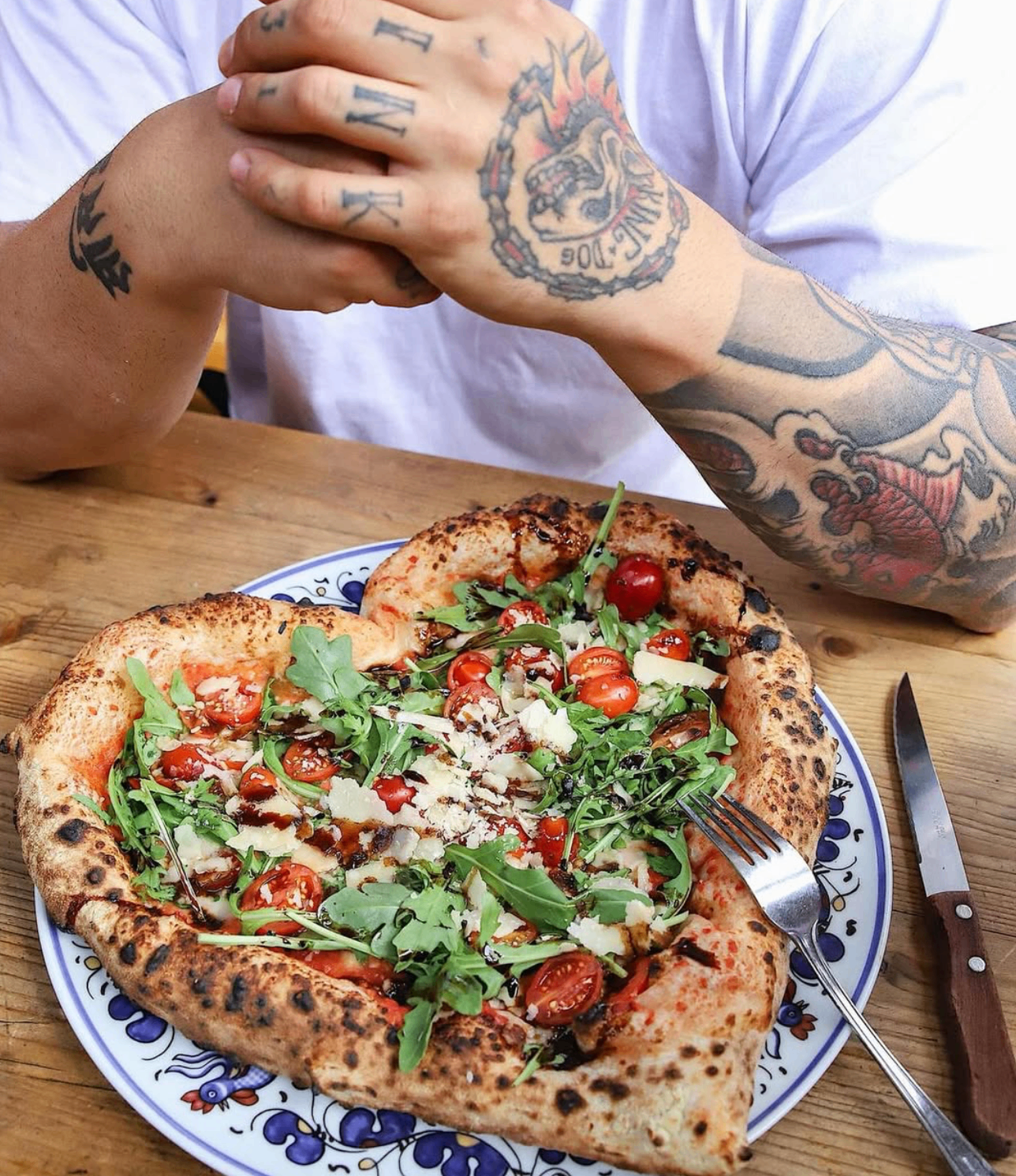 Pizza napolitaine en cœur